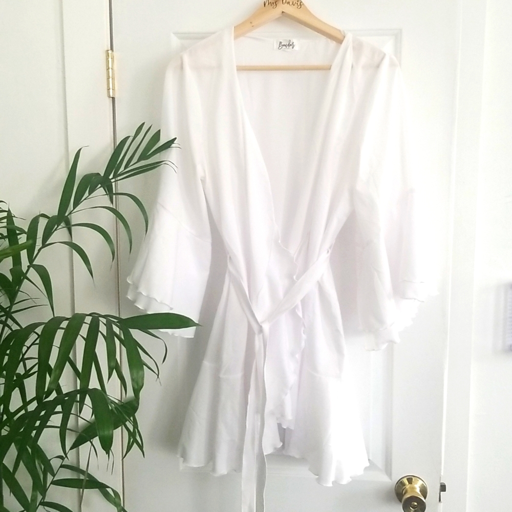 Boudior OSFM Ruffle Bell Sleeve Bridal Robe